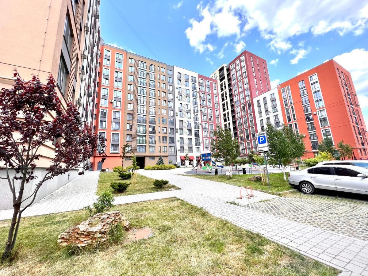 Osapart Cozy Apartment In A Complex Semycvit Lviv Exterior photo