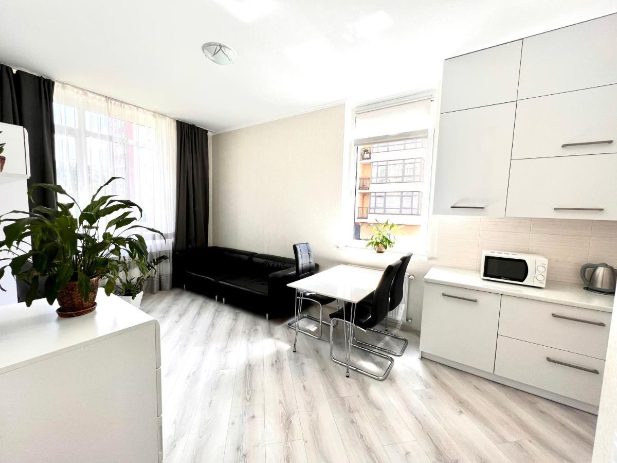Osapart Cozy Apartment In A Complex Semycvit Lviv Exterior photo